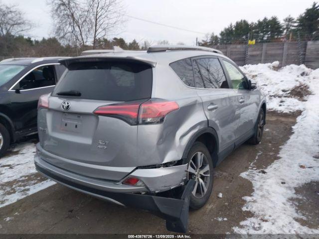 Toyota RAV4 Xle Image 9