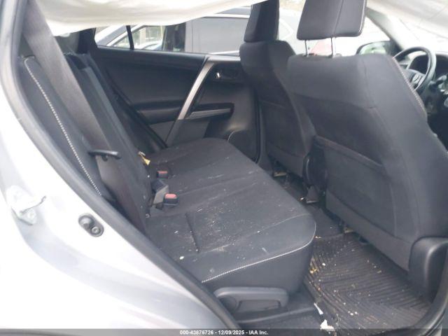 Toyota RAV4 Xle Image 5