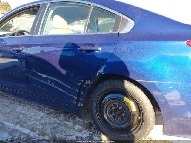 Subaru Legacy 2.5i Image 2