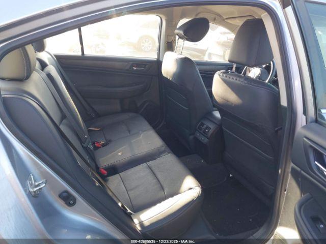 Subaru Legacy 2.5i Limited Image 9