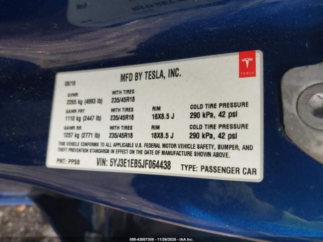 Tesla Model 3 Image 5