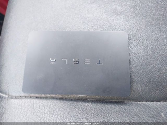 Tesla Model 3 Image 8