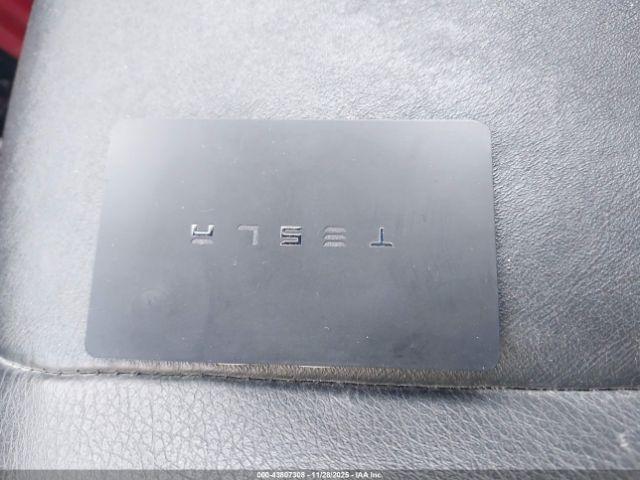 Tesla Model 3 Image 8