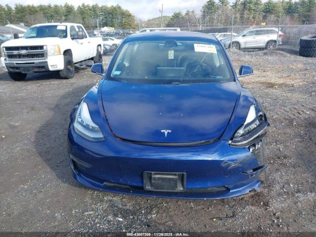 Tesla Model 3 Image 7