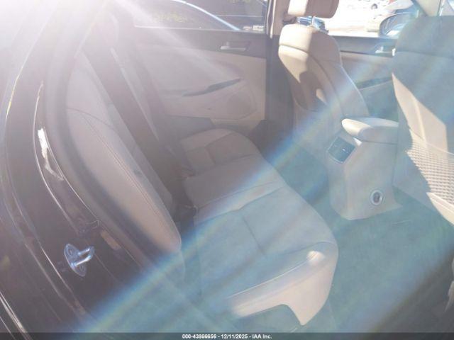 Hyundai TUCSON Limited Image 10