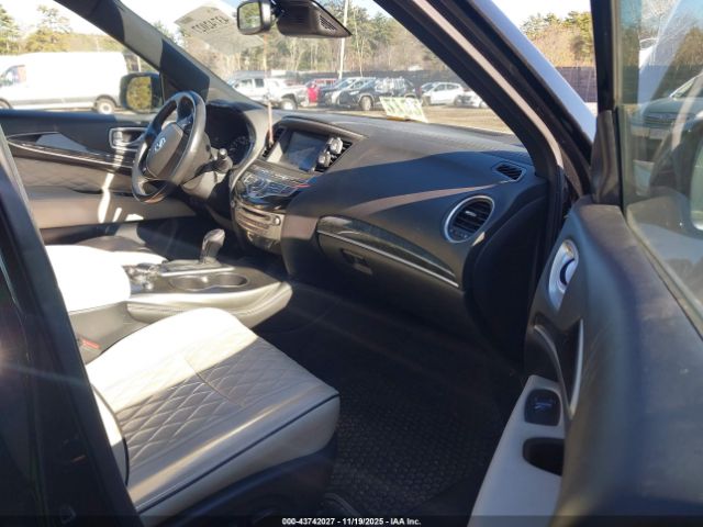 INFINITI Qx Luxe Image 3