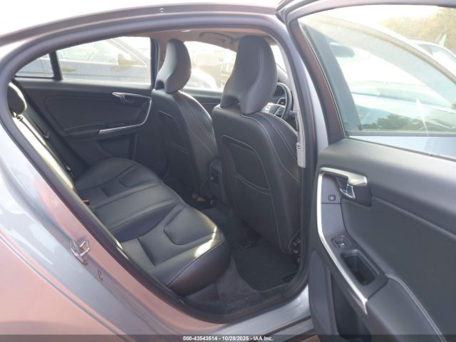 Volvo S60 T5 Dynamic Image 9