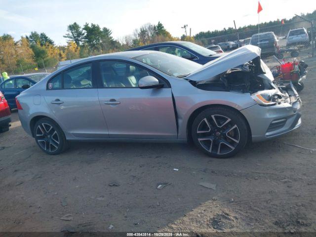 Volvo S60 T5 Dynamic Image 12