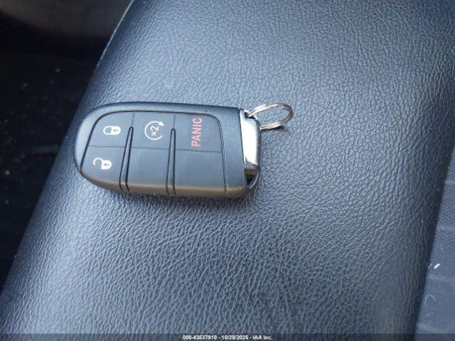 Jeep Compass Latitude 4x4 Image 3