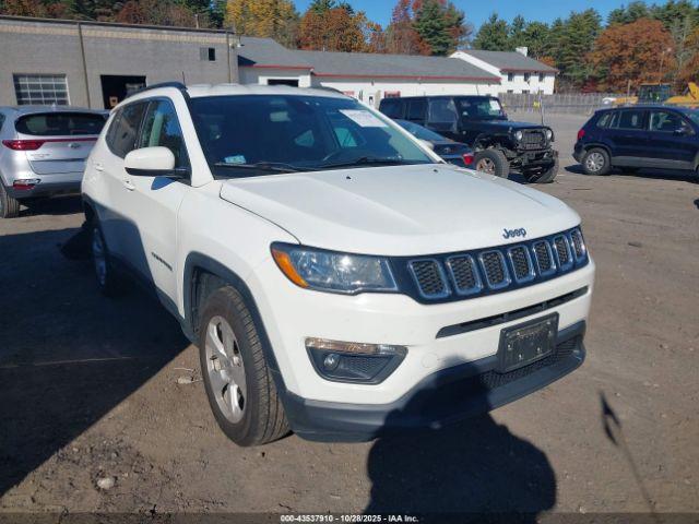 Jeep Compass Latitude 4x4 Image 6