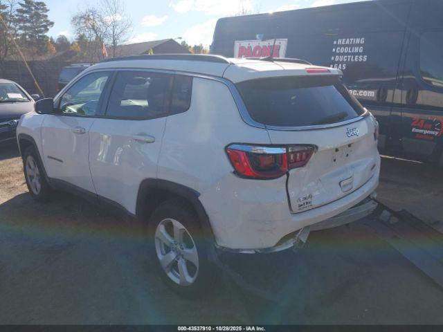 Jeep Compass Latitude 4x4 Image 5