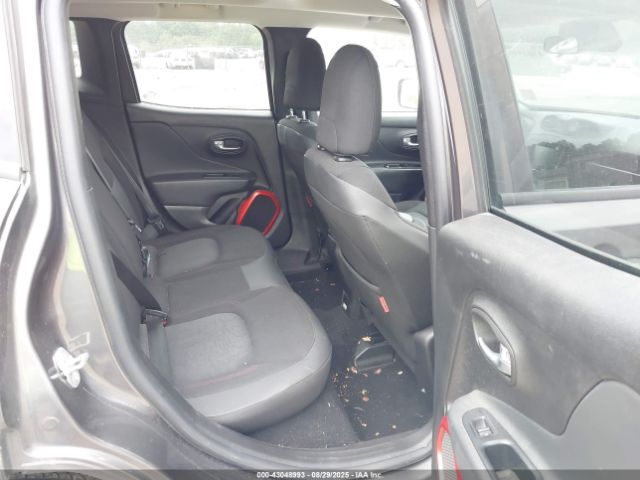 Jeep Renegade Trailhawk Image 7