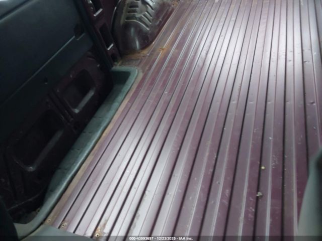 Chevrolet Express Image 11