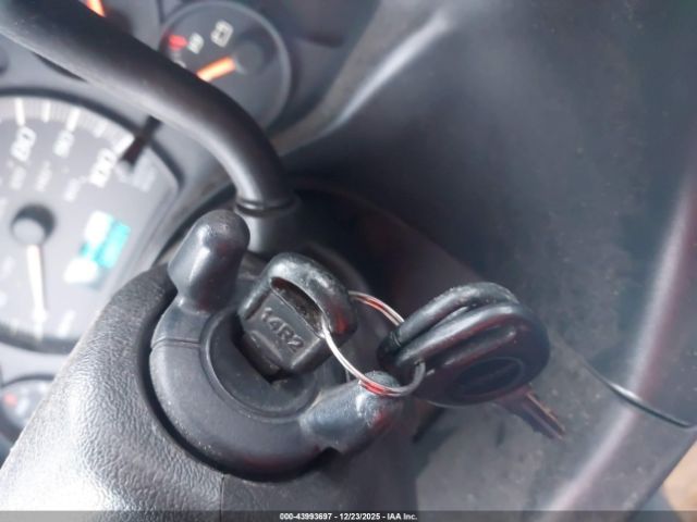 Chevrolet Express Image 3