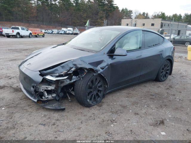 Tesla Model Y Long Range Dual Motor All-wheel Drive Image 3