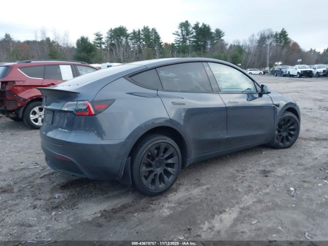 Tesla Model Y Long Range Dual Motor All-wheel Drive Image 16
