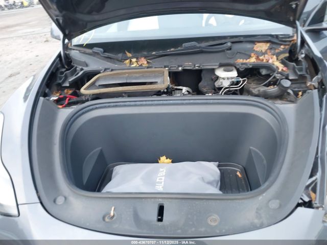 Tesla Model Y Long Range Dual Motor All-wheel Drive Image 11