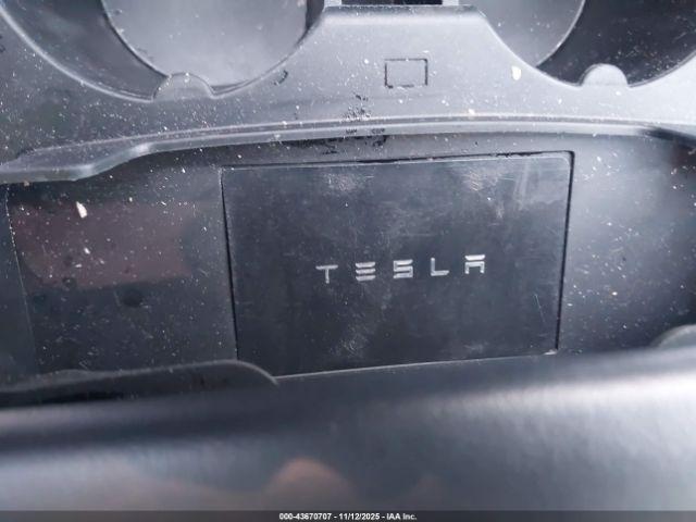 Tesla Model Y Long Range Dual Motor All-wheel Drive Image 5