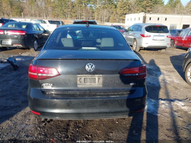 Volkswagen Jetta 1.8t Sport Image 17