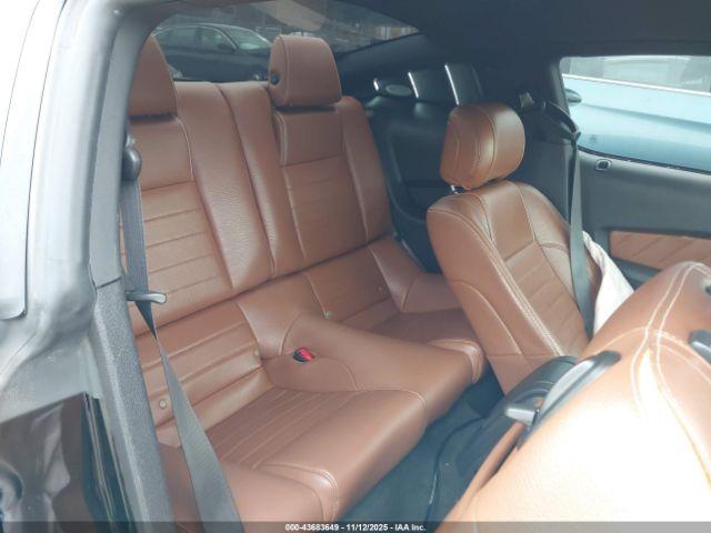 Ford Mustang V6 Premium Image 5