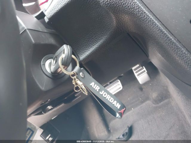 Ford Mustang V6 Premium Image 11