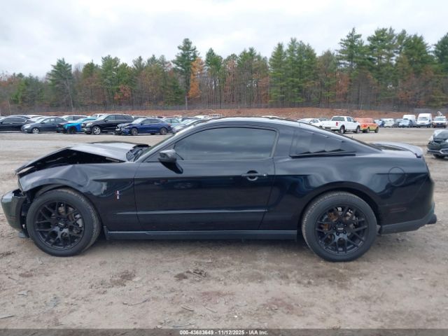 Ford Mustang V6 Premium Image 13