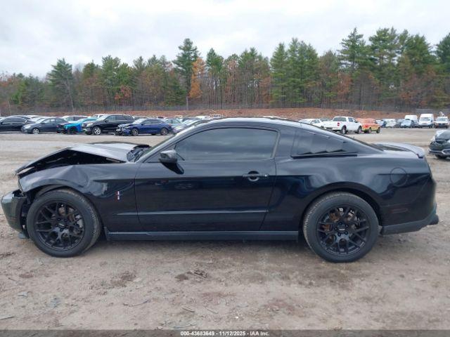 Ford Mustang V6 Premium Image 13