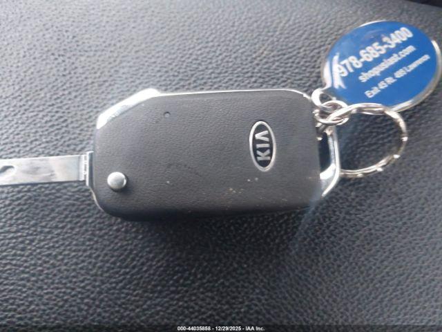 Kia Forte Lxs Image 16