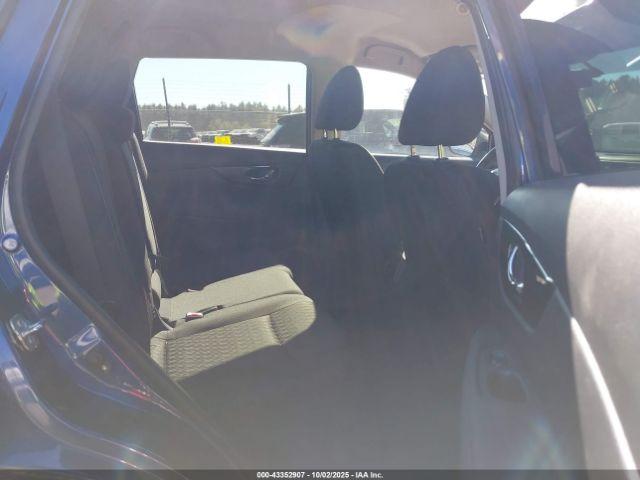 Nissan Rogue Sv Image 2