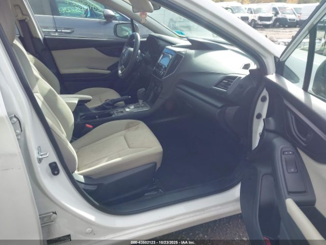 Subaru Impreza Premium 5-door Image 2