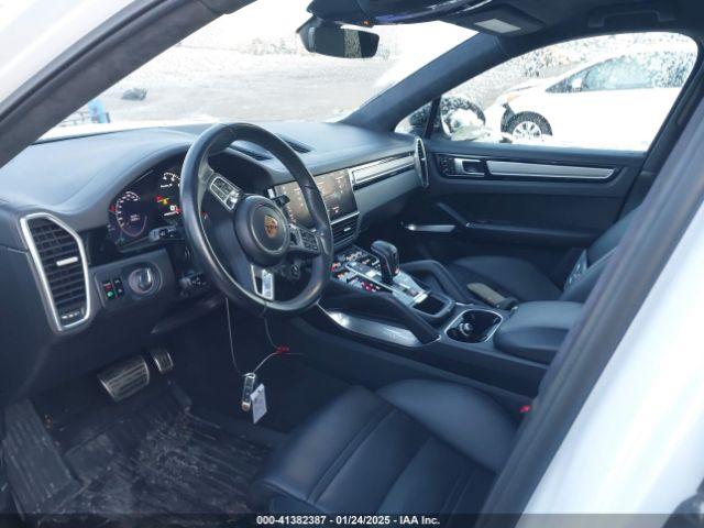 Porsche Cayenne E-hybrid Coupe Turbo S Image 10