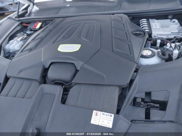 Porsche Cayenne E-hybrid Coupe Turbo S Image 9