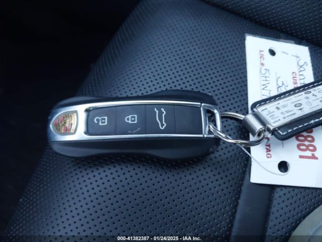 Porsche Cayenne E-hybrid Coupe Turbo S Image 6