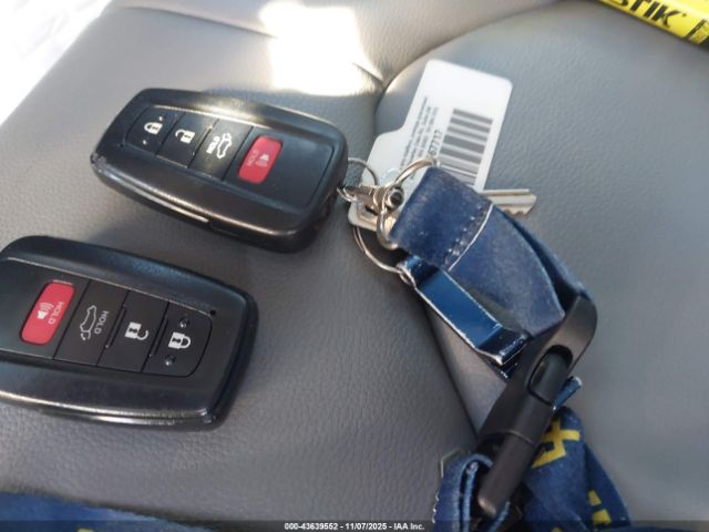 Toyota Highlander Hybrid Xle Image 7