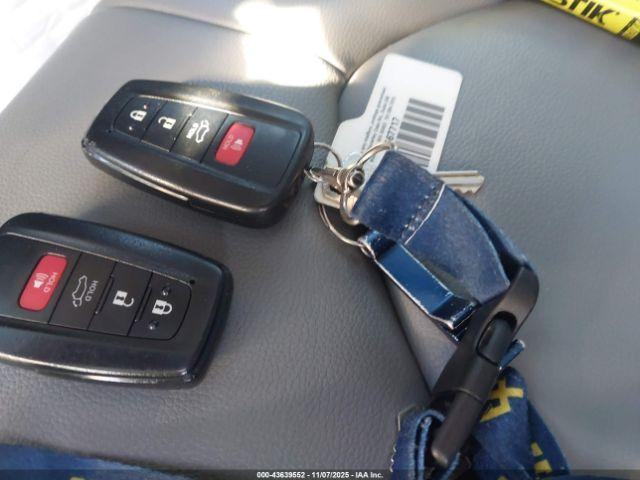 Toyota Highlander Hybrid Xle Image 7