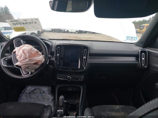 Volvo XC40 T5 R-design Image 11