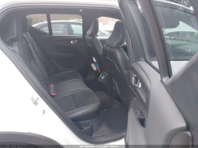 Volvo XC40 T5 R-design Image 14