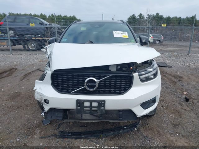 Volvo XC40 T5 R-design Image 10
