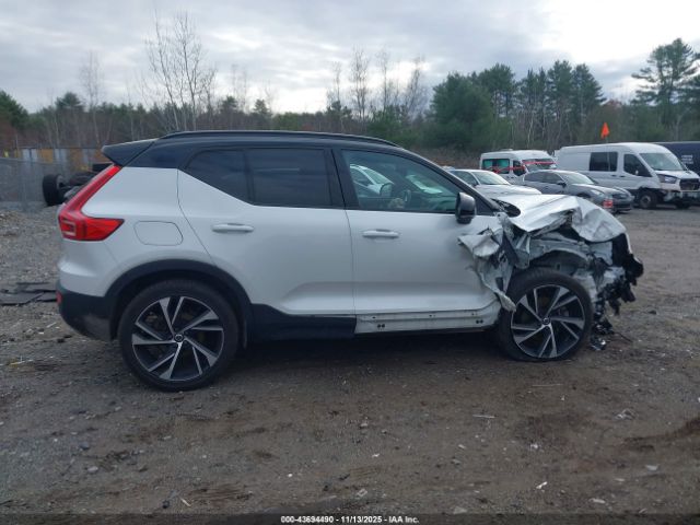 Volvo XC40 T5 R-design Image 8