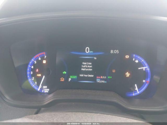 Toyota Corolla Hybrid Le Image 8