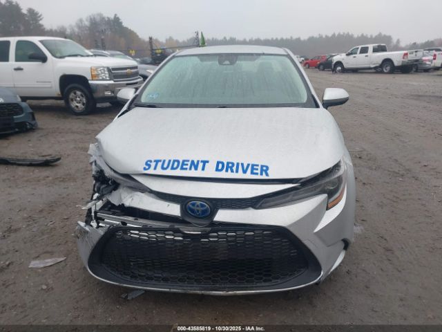 Toyota Corolla Hybrid Le Image 12