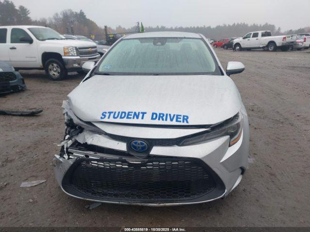 Toyota Corolla Hybrid Le Image 12