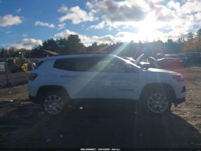 Jeep Compass Latitude Lux Fwd Image 6