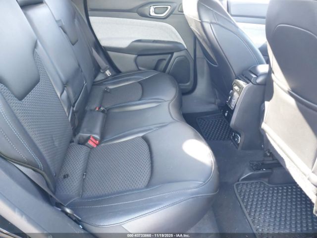 Jeep Compass Latitude 4x4 Image 12