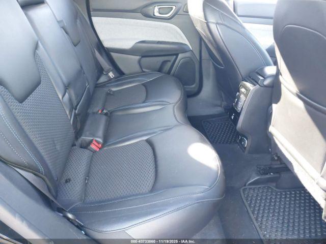 Jeep Compass Latitude 4x4 Image 12