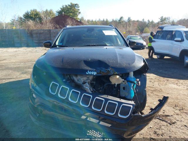 Jeep Compass Latitude 4x4 Image 14