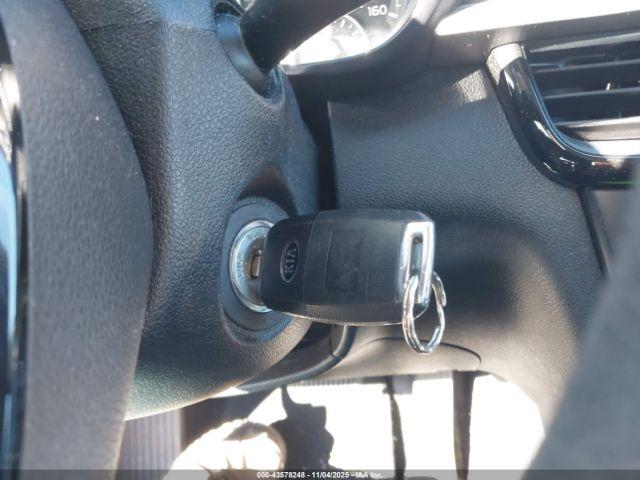 Kia Optima Lx Image 11