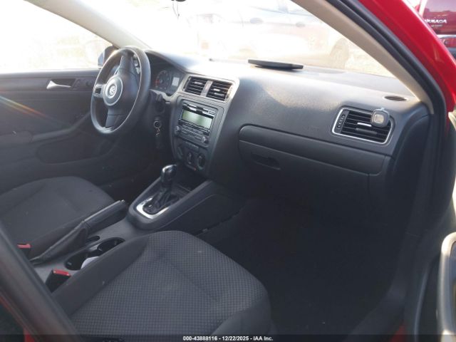 Volkswagen Jetta 2.0l S Image 2