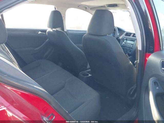 Volkswagen Jetta 2.0l S Image 8