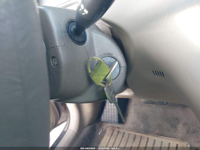 Toyota Corolla Ce Image 3